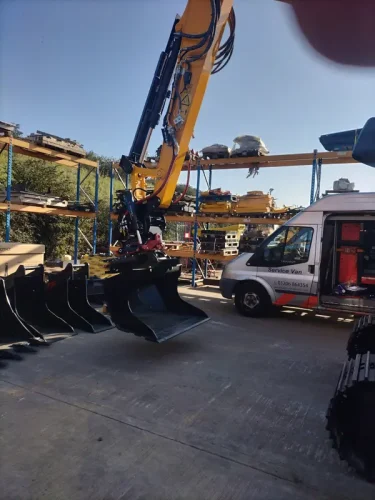 extendable-arm-bucket